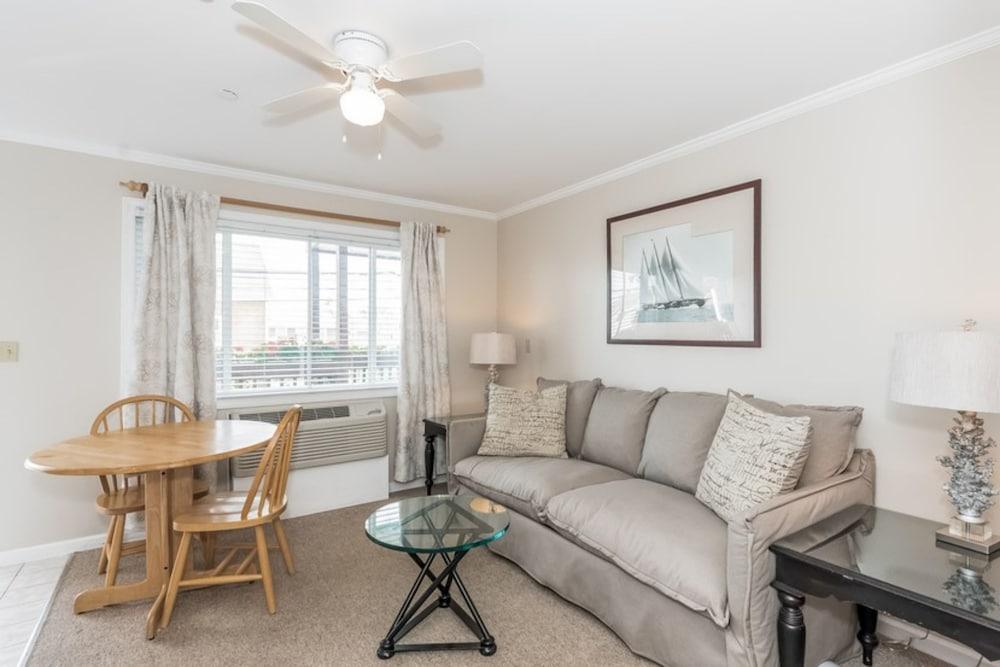 Inn At Fairfield Beach Εξωτερικό φωτογραφία